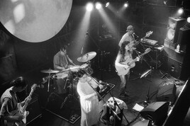 Ålborgの初ツアー終幕、BROTHER SUN SISTER MOONとそれぞれの音で観客を酔わせた東京の夜