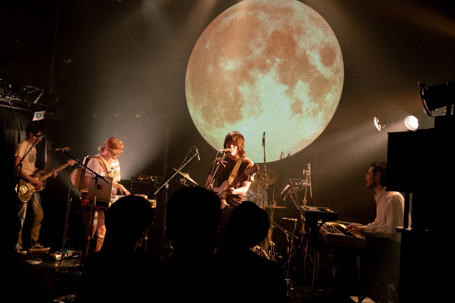 BROTHER SUN SISTER MOON（撮影：勝呂亮伍）