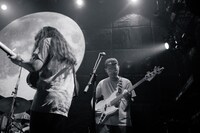 ÅlborgのMiya（AG, Vo）と鎌田達弥（B, Cho）。（撮影：勝呂亮伍）