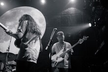 ÅlborgのMiya（AG, Vo）と鎌田達弥（B, Cho）。（撮影：勝呂亮伍）