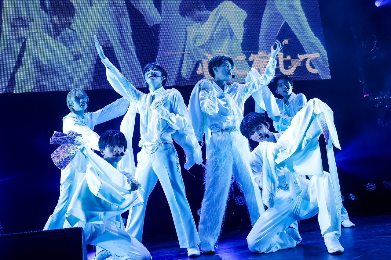 「Don't look back」をパフォーマンスするLienel。（撮影：笹森健一）