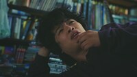 ブックオフWeb CM「ごろごろマン」編より。
