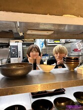 左から工藤美桜、高松アロハ（超特急）。