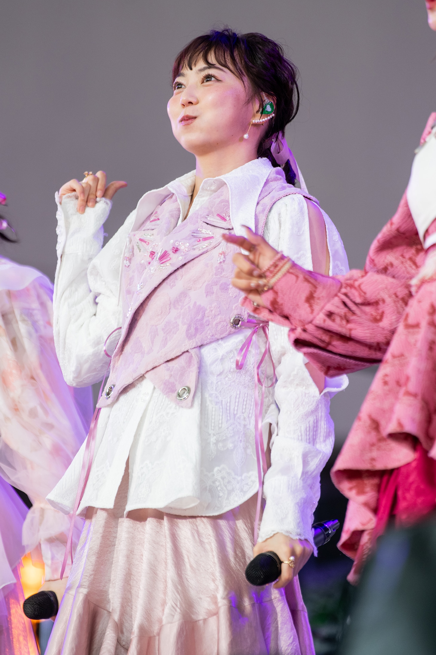 安本彩花