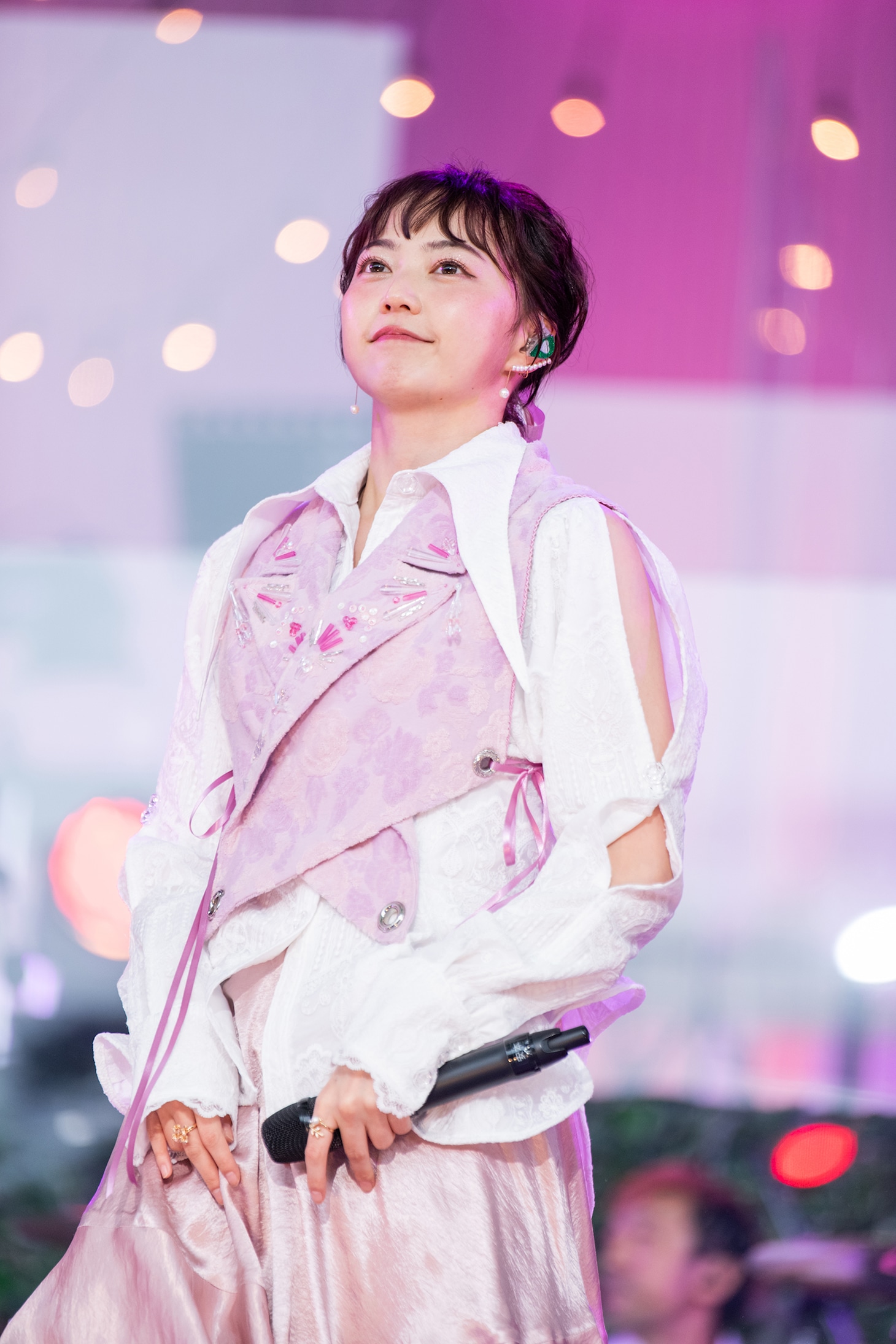 安本彩花