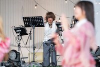 巻き舌をレクチャーした“えみこ先生”ことボイストレーナーの西山恵美子。「ちゅうおん」にはコーラスとして参加。