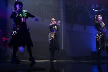 BABYMETAL。映画「ヘヴィ・トリップII／俺たち北欧メタル危機一発！」より。