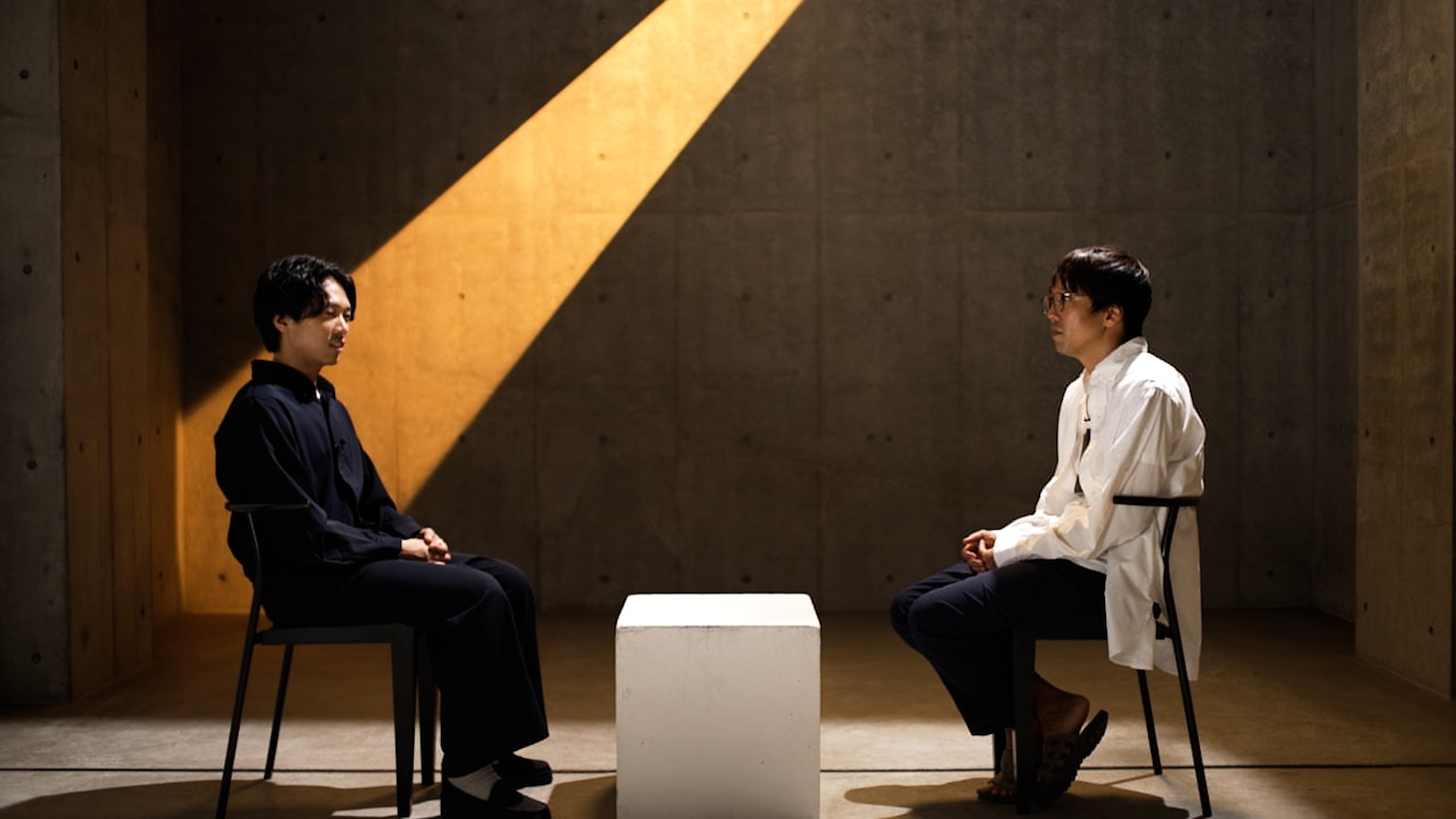 「Bialystocksという未確認生物」より、甫木元空と森井勇佑監督。