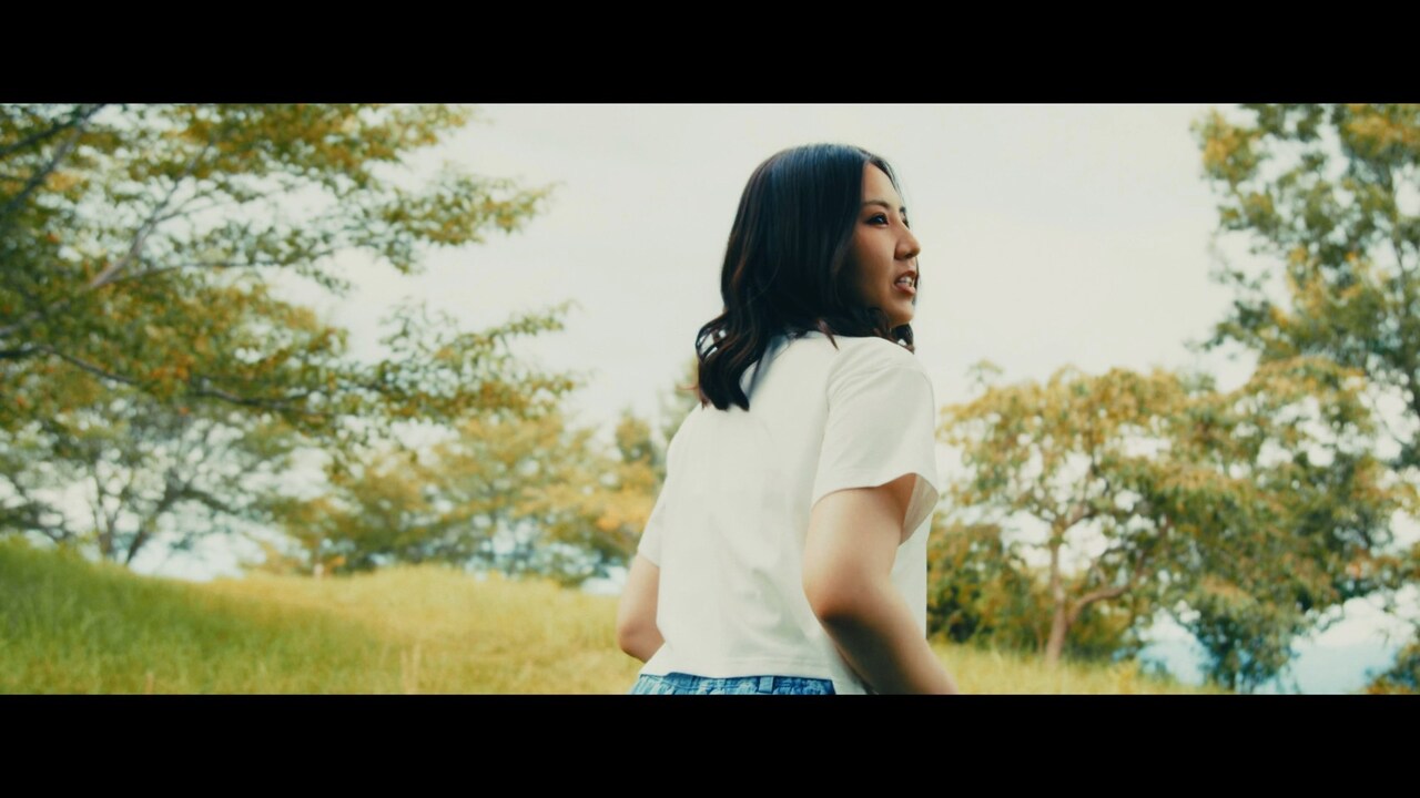 阿部真央「Somebody Else Now」MV撮影の裏側に迫るメイキング＆インタビュー映像公開