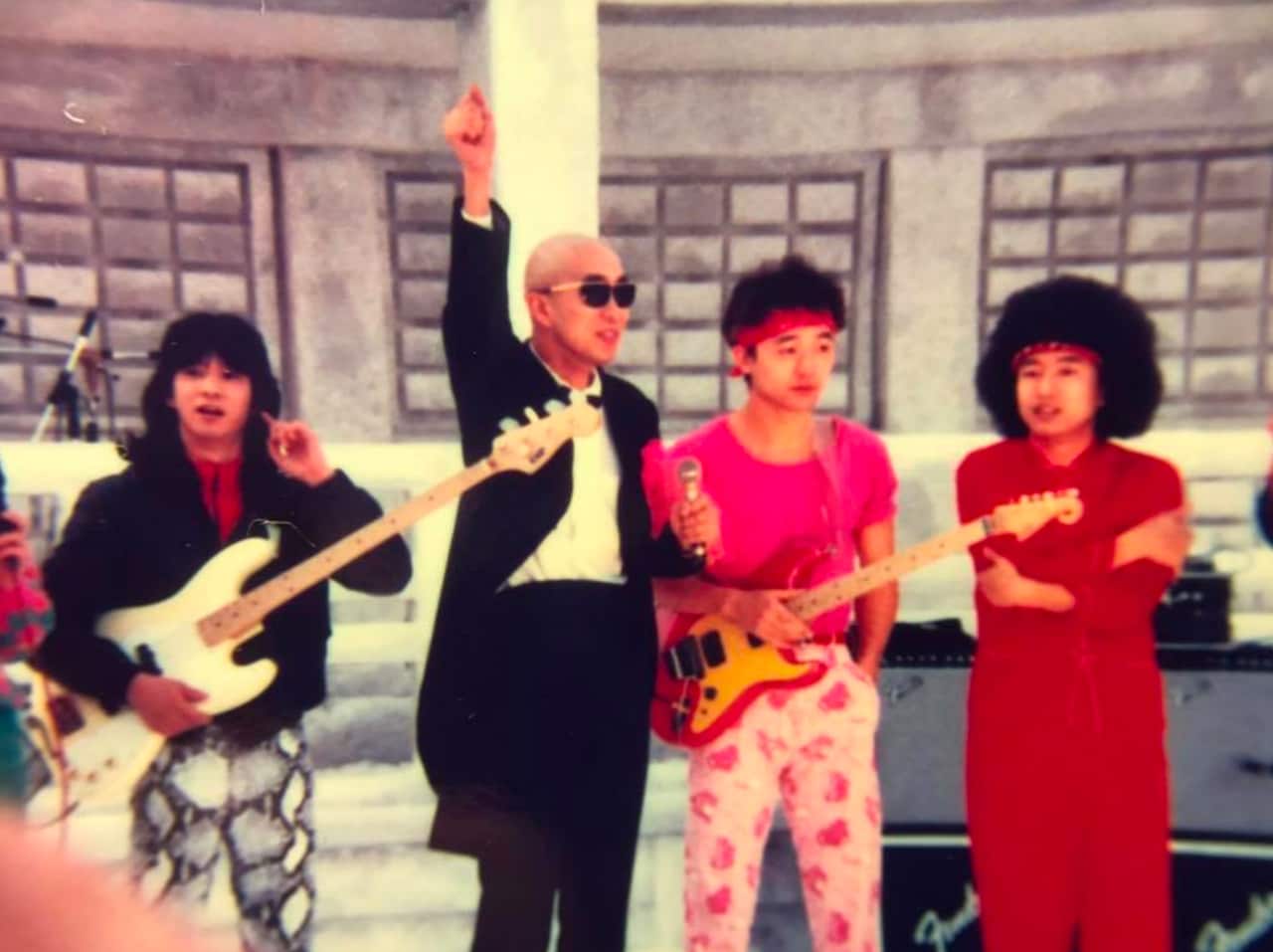 デビュー直後の爆風スランプ。