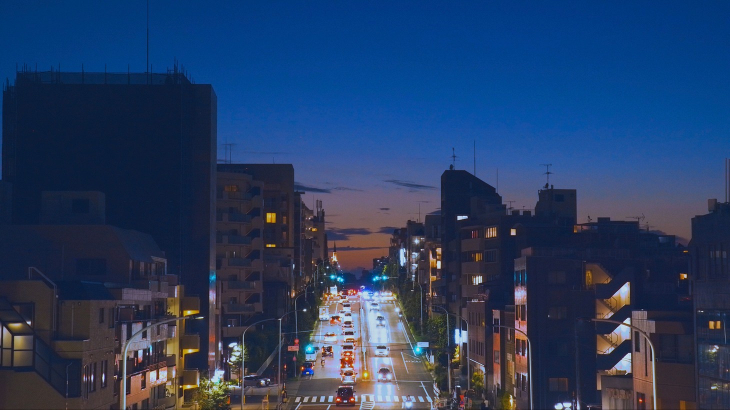 TESTSET「Sing City」MVより。