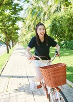 佐々木美玲（日向坂46）1st写真集「陽射しのパレード」より。（撮影：熊木優［io］）