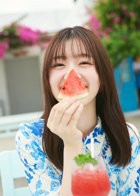 佐々木美玲（日向坂46）の1st写真集より。（撮影：熊木優［io］）