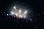 キングサリ「KINGSARI Band set oneman LIVE『Resonance』」の様子。（撮影：真島洸）