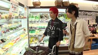 田中洸希（SUPER★DRAGON）と武藤潤（原因は自分にある。）。(c)「DAN! DAN! EBiDAN!」製作委員会