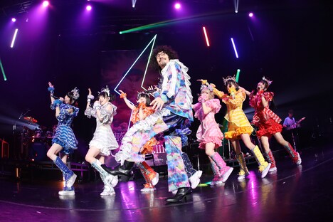 清竜人とでんぱ組.inc。（撮影：チェリーマン）