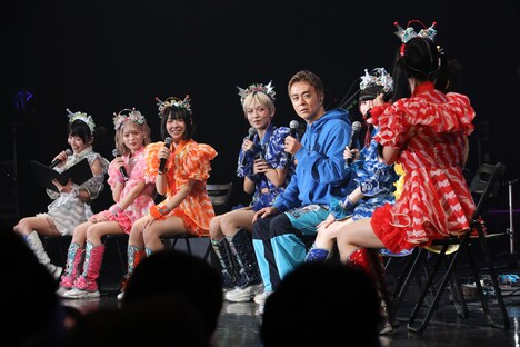 「ヒャダイン×でんぱスペシャルトーク」の様子。（撮影：チェリーマン）