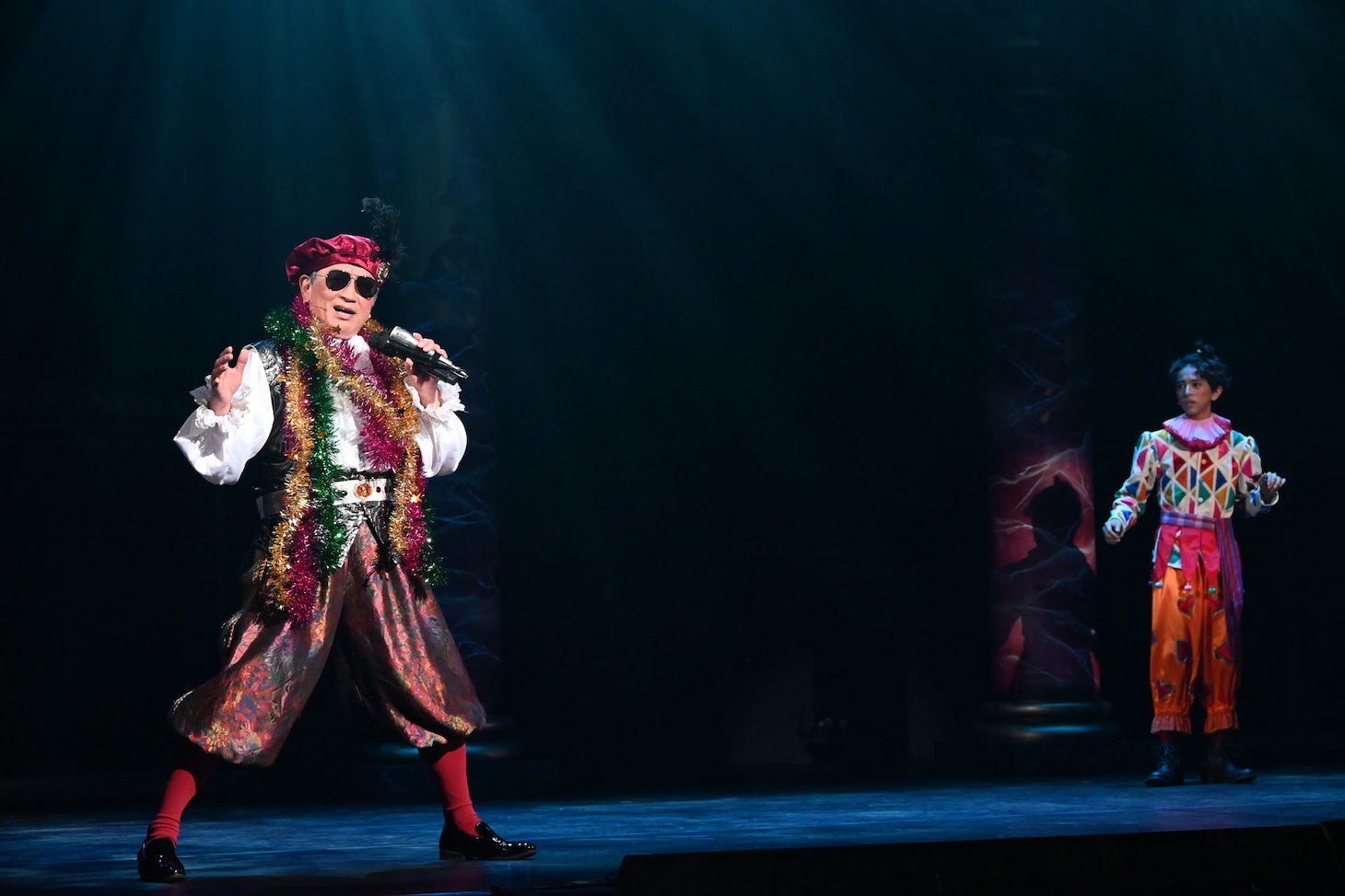 舞台「ソーセージ」のワンシーン。