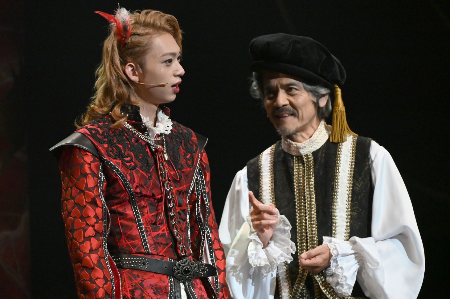 舞台「ソーセージ」のワンシーン。