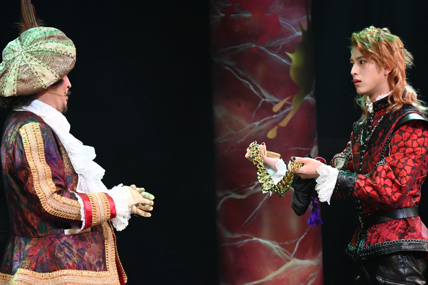 舞台「ソーセージ」のワンシーン。