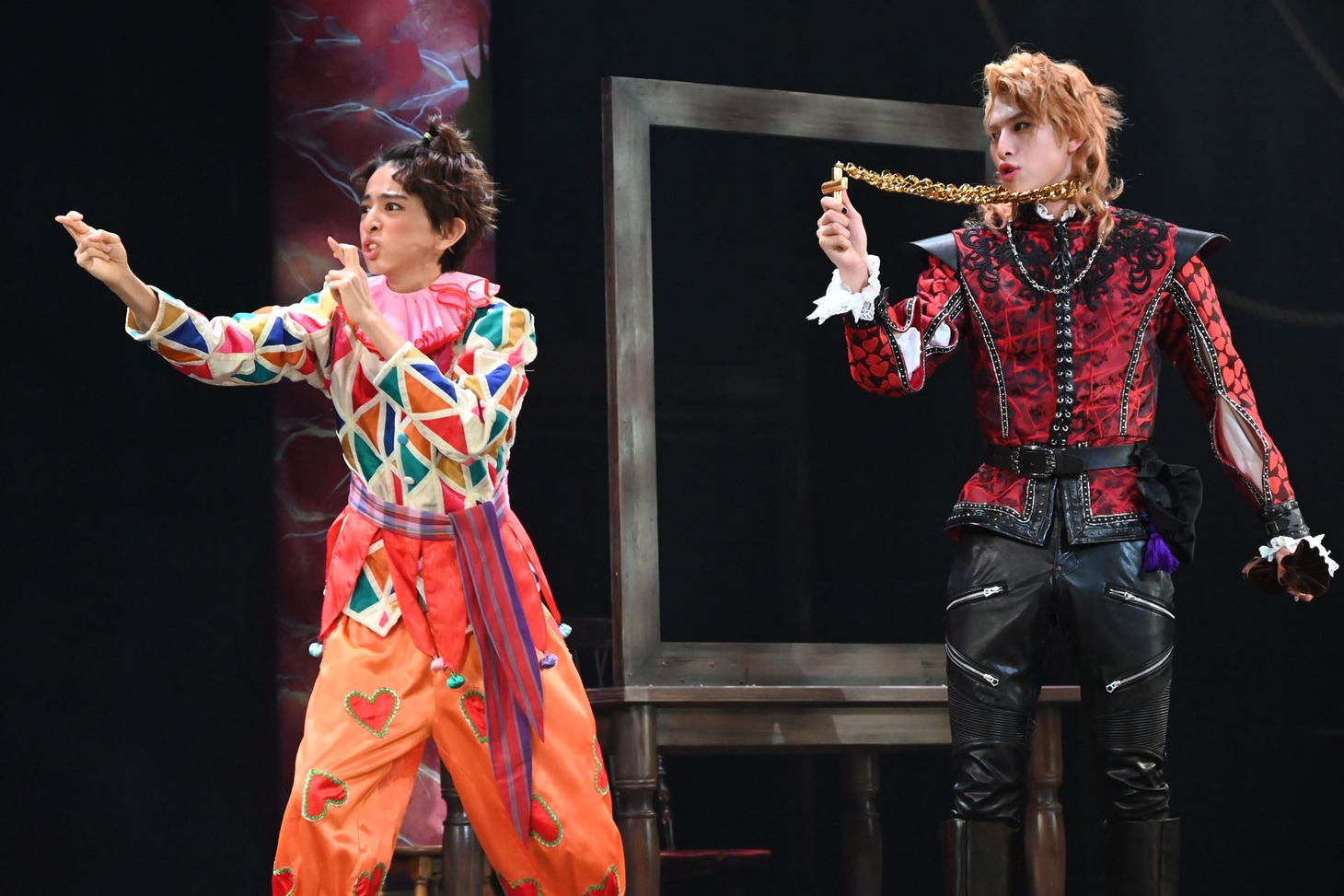 舞台「ソーセージ」のワンシーン。