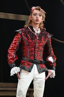 兄アンティフォラス役の近藤駿太（Lienel）。