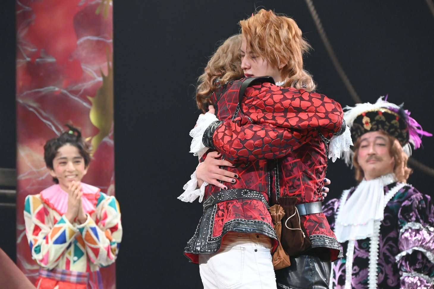 舞台「ソーセージ」のワンシーン。