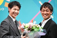 左から木村柾哉、横堀光範監督。