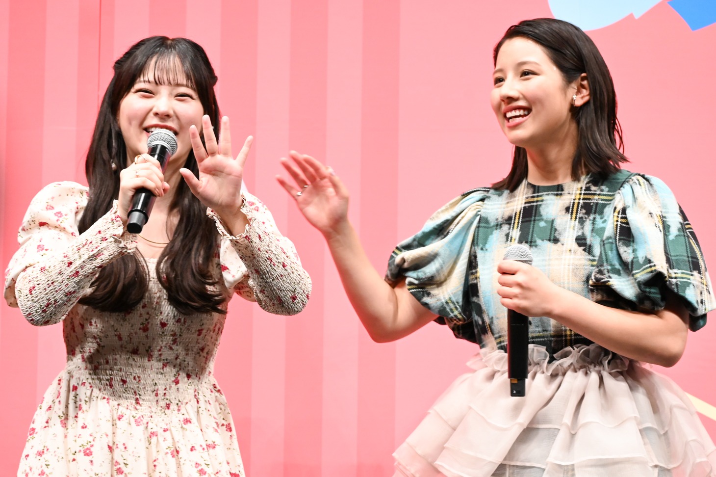 撮影が終わってもプライベートで交流が続いてるという、仲よしの齊藤なぎさと渡邉美穂。
