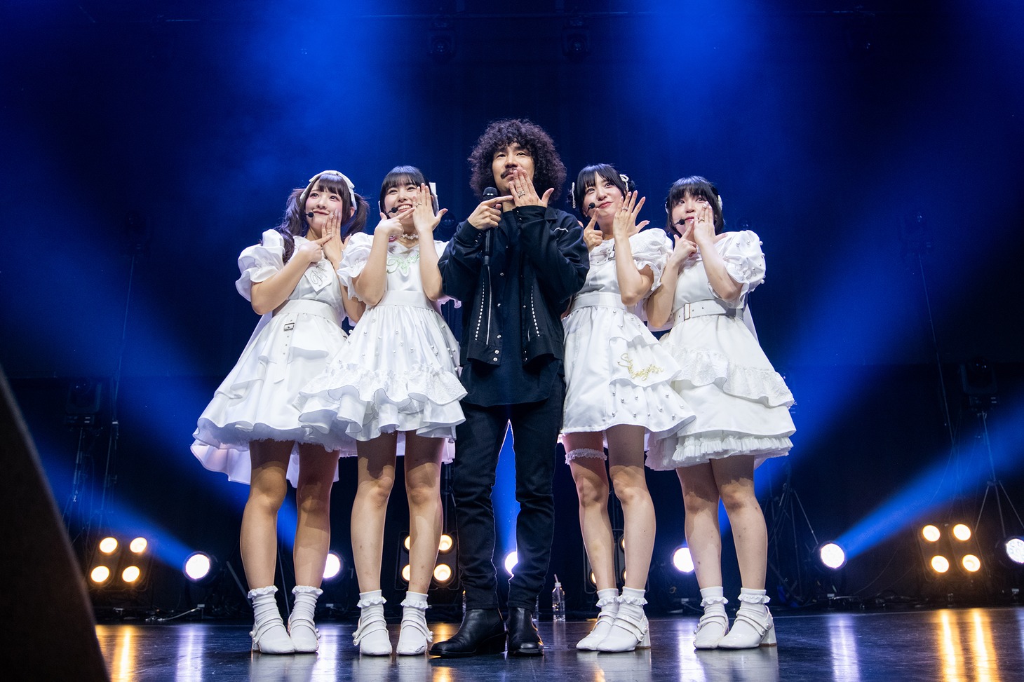 清 竜人25。左から清ゆな、清さきな、清竜人、清真尋、清凪。