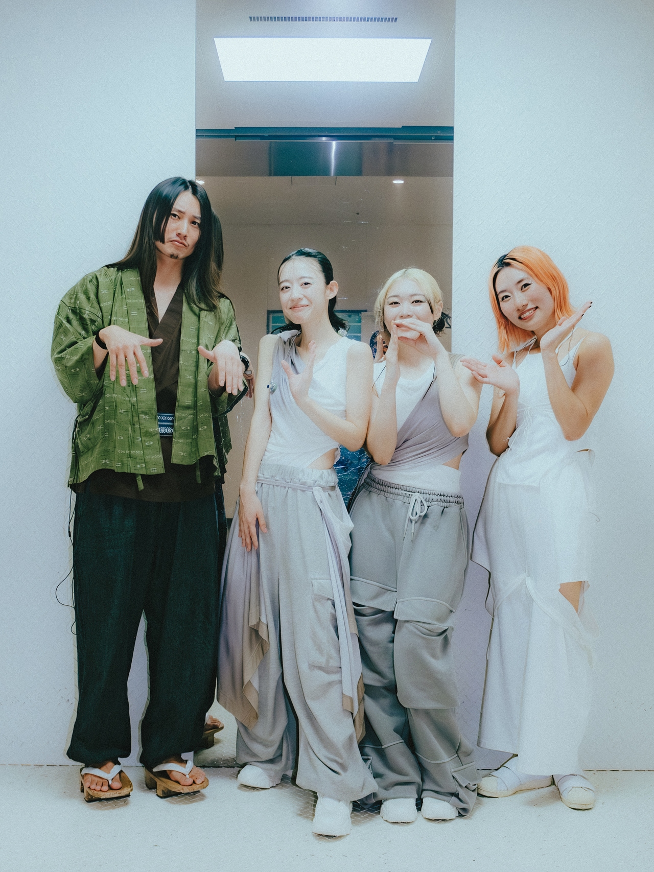 インタビュー | Cover Artist | 羊文学 -後編-￼ - FenderNews ☆新品