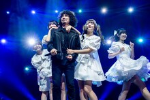 イチャつく清 竜人25。