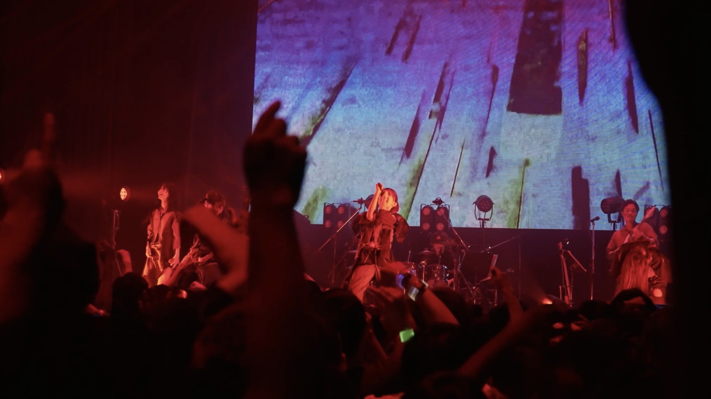 ExWHYZ「4:00 a.m + xANADU～BLAZE」ライブ映像より。