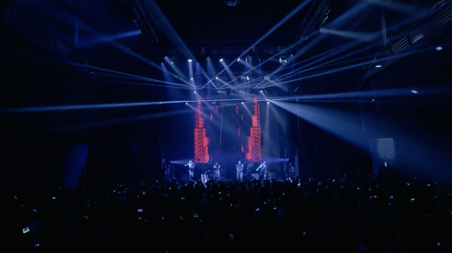ExWHYZ「4:00 a.m + xANADU～BLAZE」ライブ映像より。
