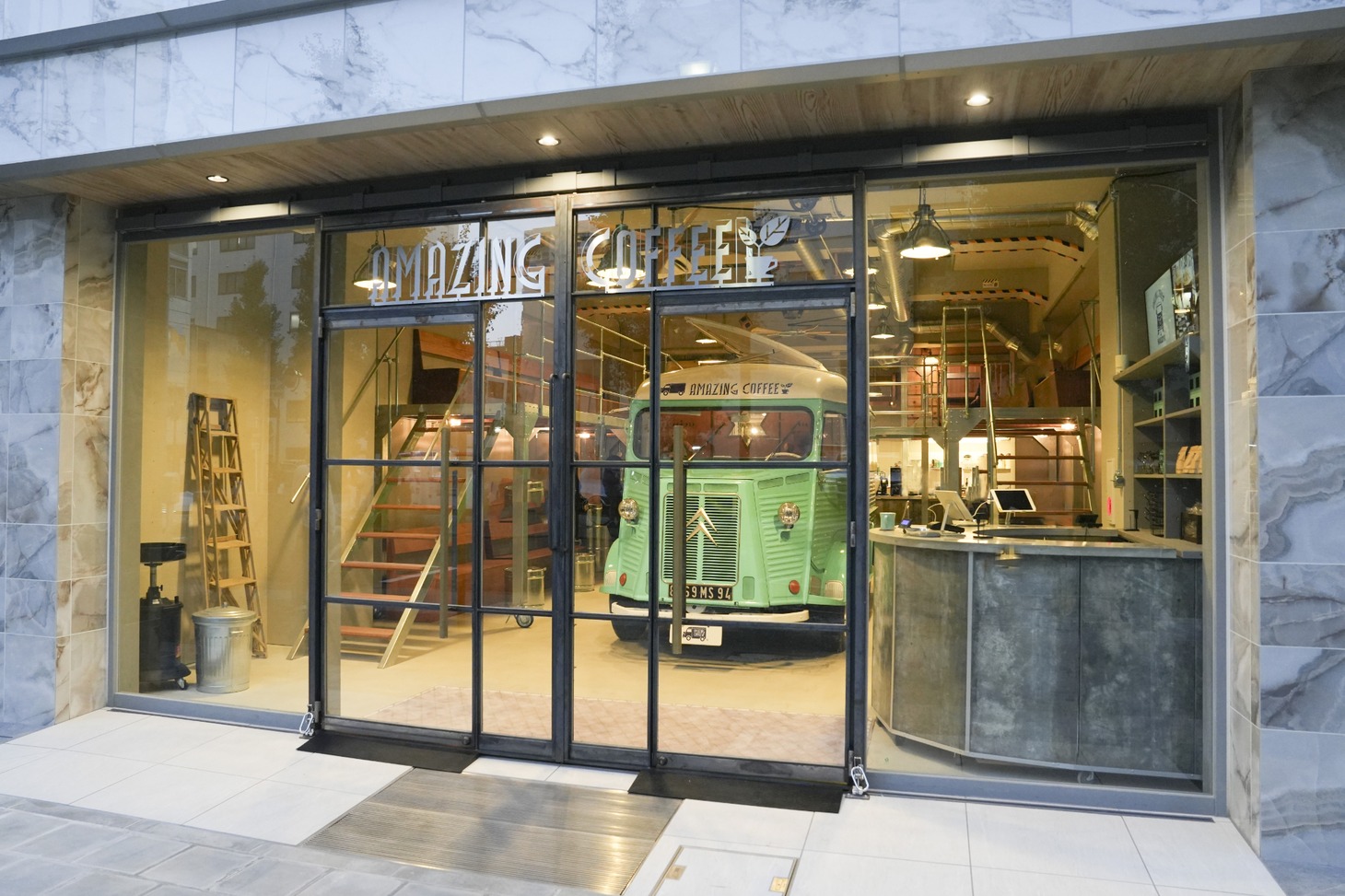 AMAZING COFFEE AICHI NAGOYA外観（写真提供：LDH JAPAN）