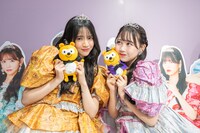 FRUITS ZIPPERの鎮西寿々歌と松本かれん。