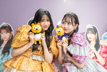 FRUITS ZIPPERの鎮西寿々歌と松本かれん。