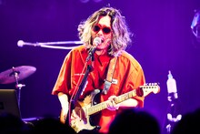 石毛輝（Vo, G, Syn / the telephones）（撮影：大橋祐希）