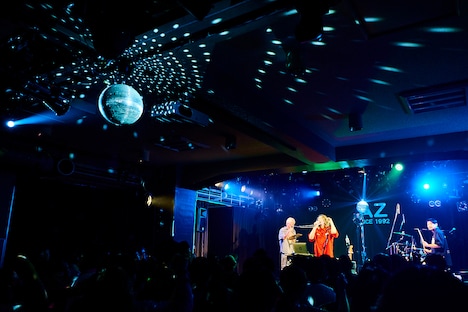 the telephonesのライブの様子。（撮影：大橋祐希）