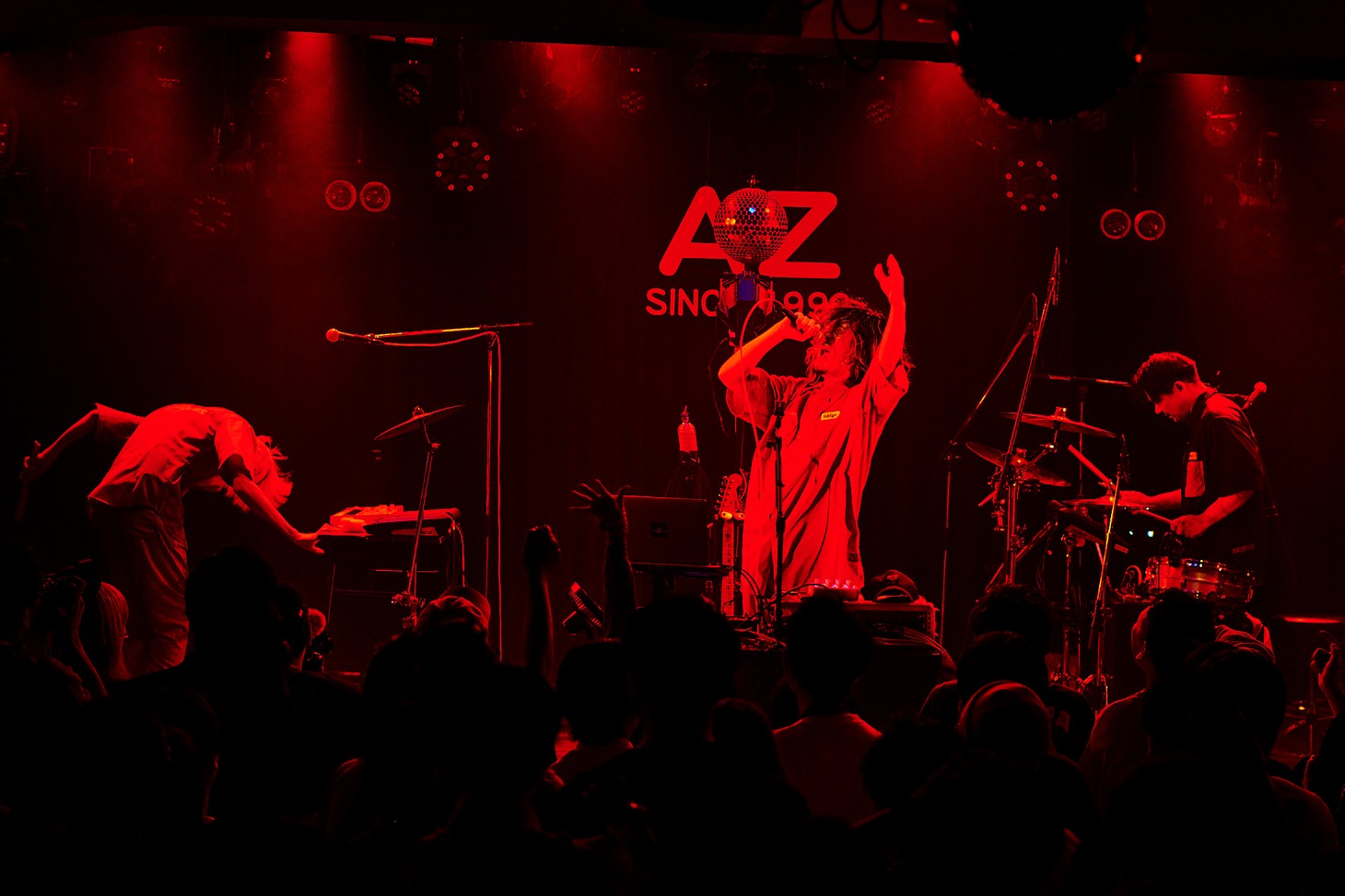 the telephonesのライブの様子。（撮影：大橋祐希）