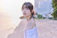 岩本蓮加（乃木坂46）1st写真集「いたずらな風」TSUTAYA特典ポストカード（Photo by SAKAI DE JUN）
