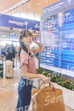 岩本蓮加（乃木坂46）1st写真集「いたずらな風」くまざわ書店特典ポストカード（Photo by SAKAI DE JUN）