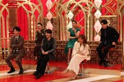 左から後藤輝基(フットボールアワー)、柴田理恵、高地優吾(SixTONES)、アンミカ、藤本美貴、吉村崇(平成ノブシコブシ)。(c)フジテレビ