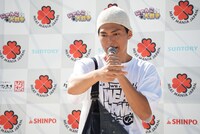 「ショウキチTouchdown」をエア披露するEXILE SHOKICHI（EXILE、EXILE THE SECOND）。