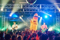 「恐竜博士は恐竜見たことないでしょ」パフォーマンス中の様子。（撮影：大橋祐希）