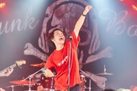 おーちくん（Vo / 超能力戦士ドリアン）（撮影：大橋祐希）