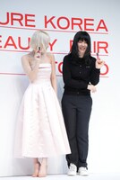 左からモモ、ウォン・ジョンヨ。