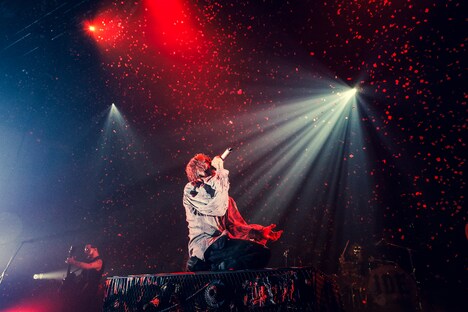 「HYDE [INSIDE] LIVE 2024 -EXTRA-」ワールド記念ホール公演の様子。