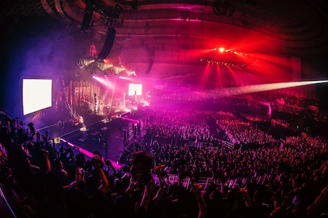 「HYDE [INSIDE] LIVE 2024 -EXTRA-」ワールド記念ホール公演の様子。