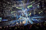 LUNA SEAのライブ写真。